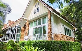 วอเตอร์มิลล์ รีสอร์ท